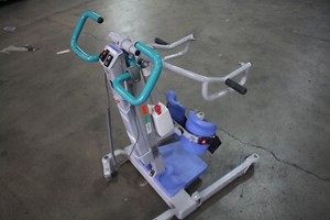 Arjo Sara 3000 Hospital Mobile Patient Standing/Raising/Lift Aid/Assist
