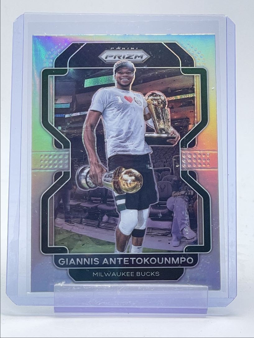 GIANNIS ANTETOKOUNMPO 2021-22 PANINI PRIZM BASKETBALL SILVER BUCKS #1 Q2756