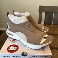 NUEVO EN CAJA Sandalias Skechers City Catch Para Mujer Marrón Moca Talla:7...R17