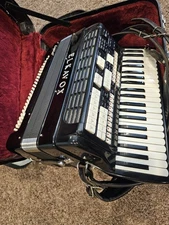 Elkavox Imperial '83 MIDI Accordion With Soft and Hard Shell Cases