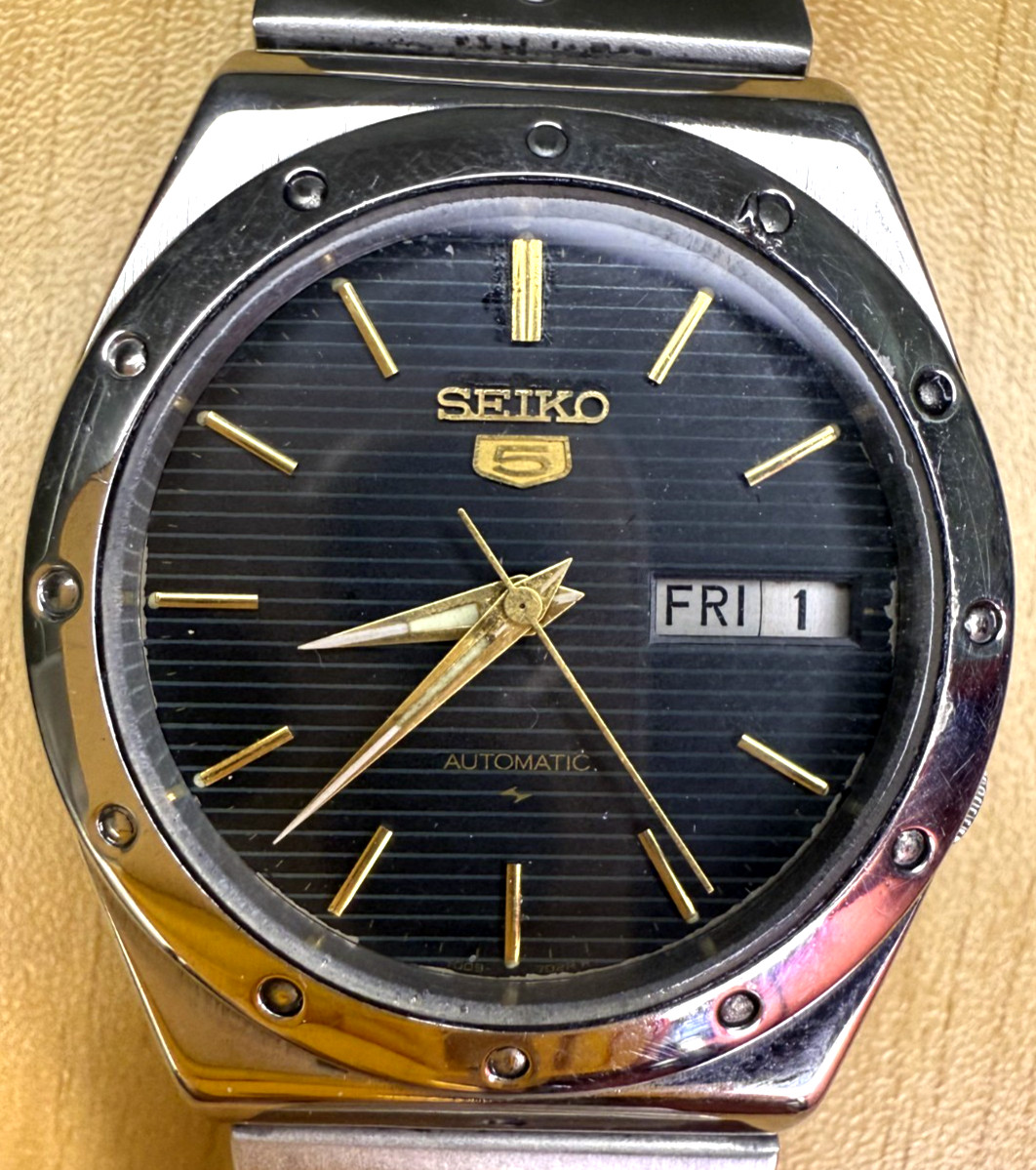 Mechanical SEIKO Vintage Men's Automatic 7009 5 Japanese Watch - vintagewatches.pk