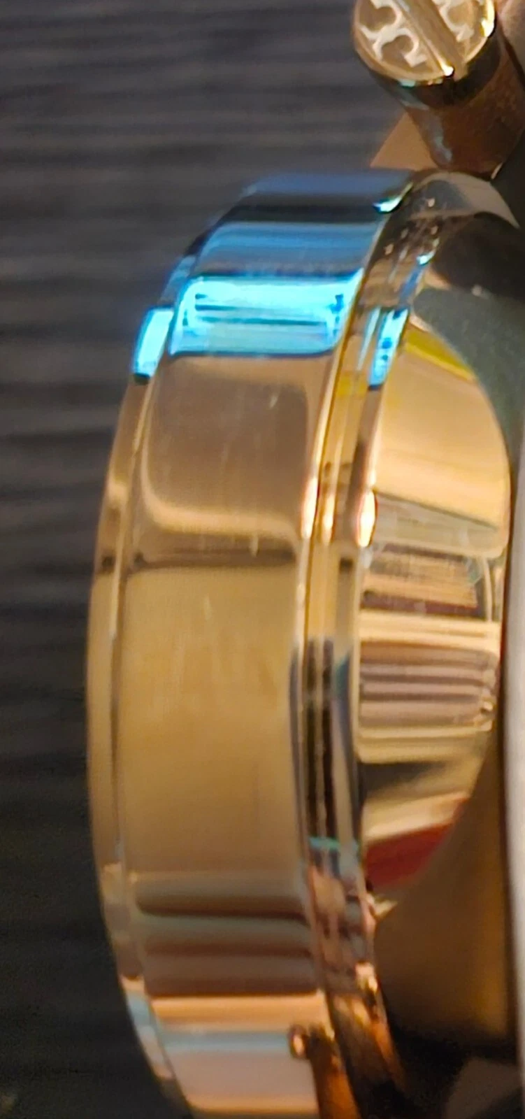 AUTENTICO Orologio Ibrido LadiesTory Burch Classic T tono oro TBT9000 (Q)