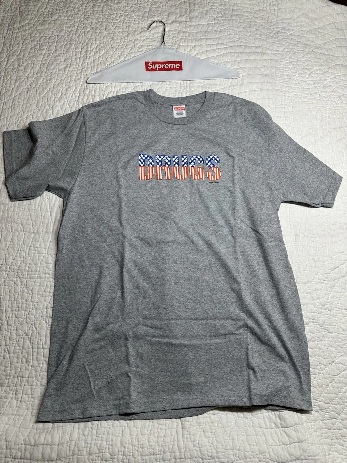 Tee shirt Supreme Drugs / Neuf Taille LARGE FW24