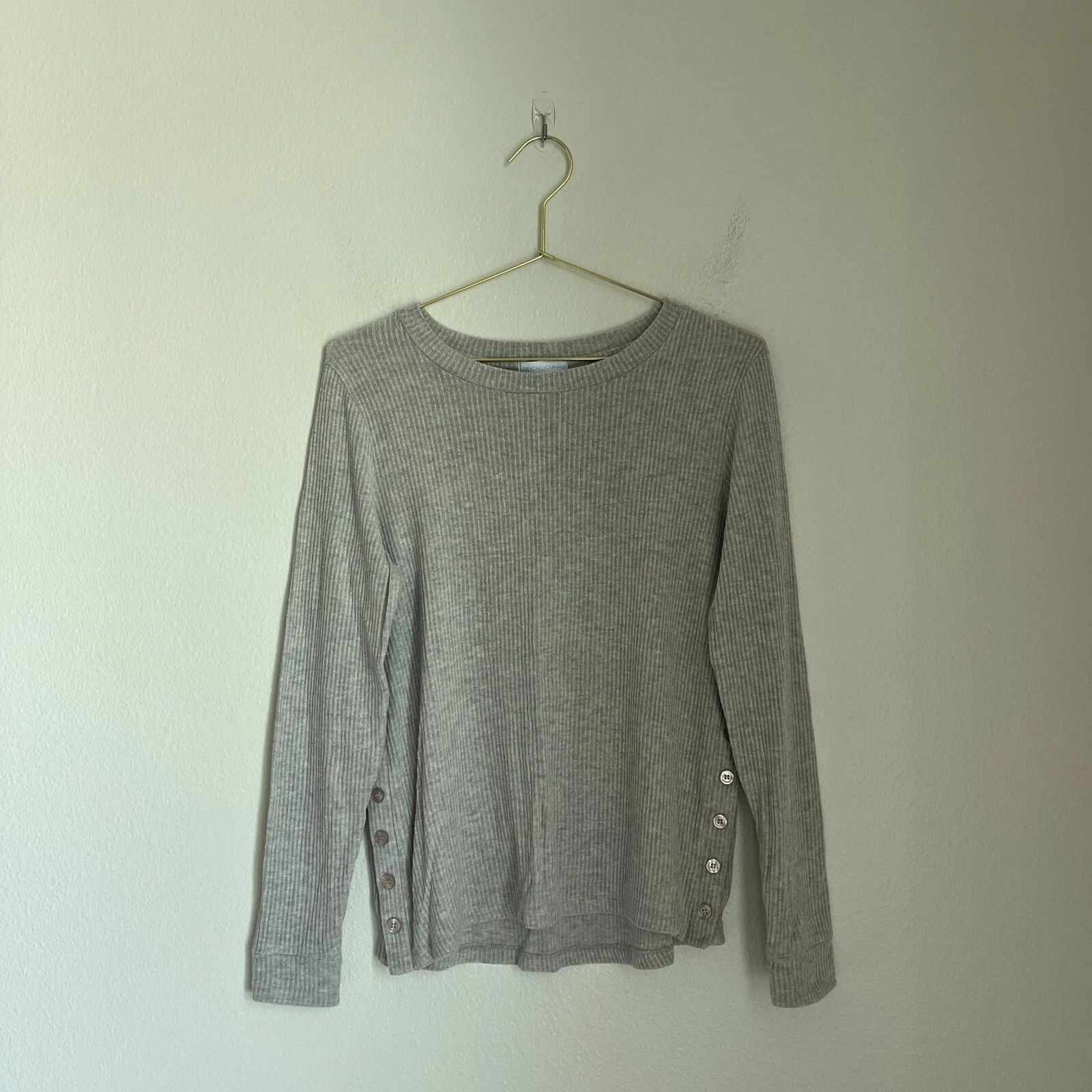 beyond-yoga your line side-button oatmeal heather shirt