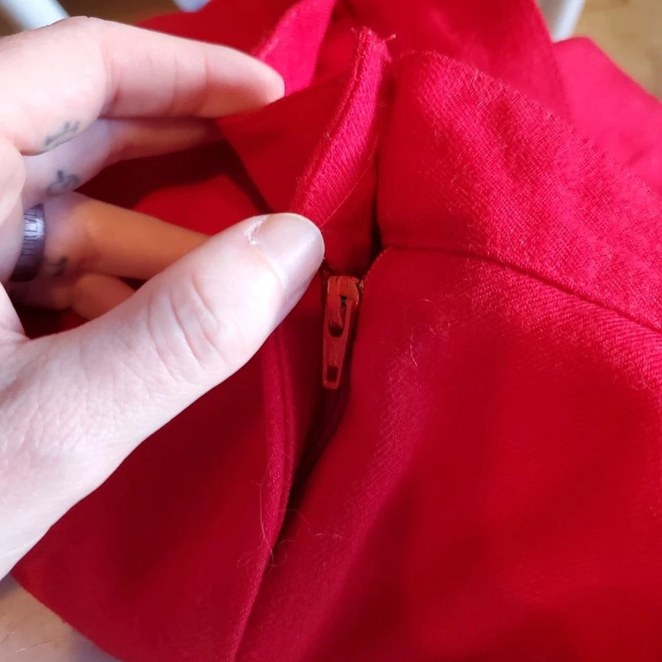 Pantalones Cortos Vintage Rojo Plisado Cintura Alta Escuela Niño Claro Oscuro Academia Foto 4 de 4