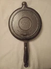 WAGNER WARE SIDNEY 0 WAFFLE MAKER 1408 A, NO BASE. SEE PICTURES CAREFULLY.