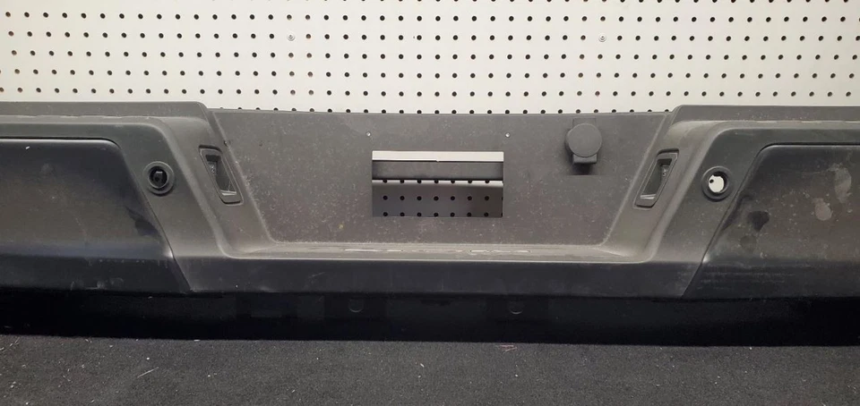 (SOLO RECOGIDA LOCAL) Parachoques trasero con asistencia de estacionamiento pintado se adapta a 21-23 FORD F150 PI Foto 3 de 4