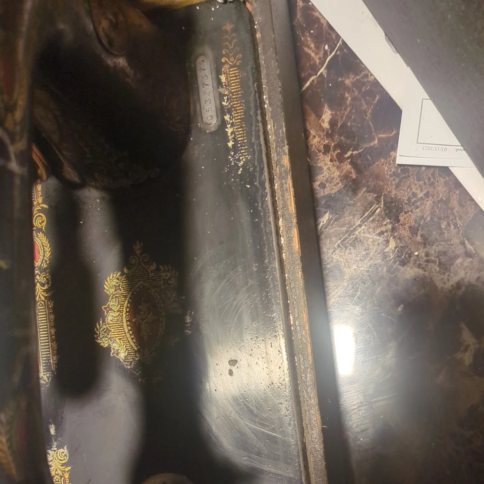 1947 Singer 99k  Portable  Sewing Machine -  with case +  motor controller  - Image 2 of 4