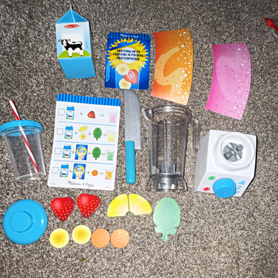 Melissa & Doug Pretend Play Smoothie Blender Set w/ Cup, Straw, Food & Cards