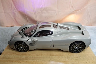 1/8 Pocher Pagani Utopia Coupé - Rinascimento Lucido (Gray) BEAUTIFULLY BUILT