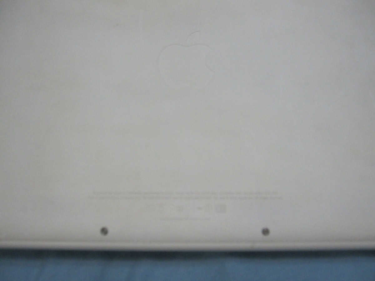 Apple MacBook A1342 Core 2 Duo 2.4 13