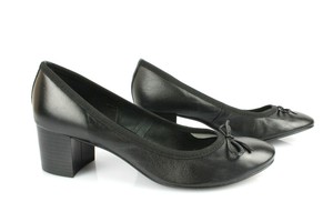 black court shoes small heel