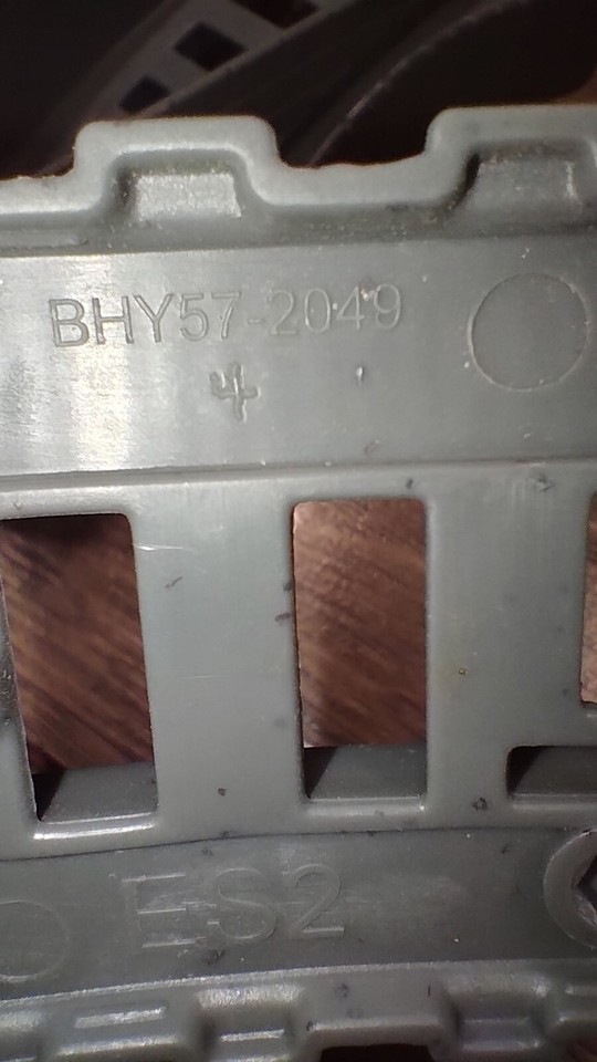 201314 Thomas & Friends Mad Dash Replacement Parts Brown Rock Risers