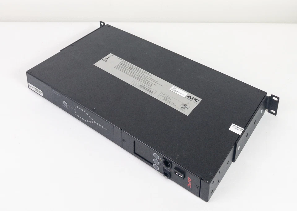 Interruptor de transferencia automática para rack APC AP4433 ATS 208V 12A 1U 12 tomas de corriente Foto 2 de 4