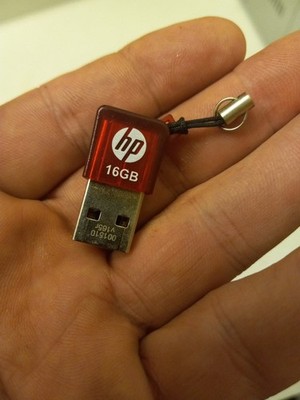 HP Memory Flash 16 Gb RED