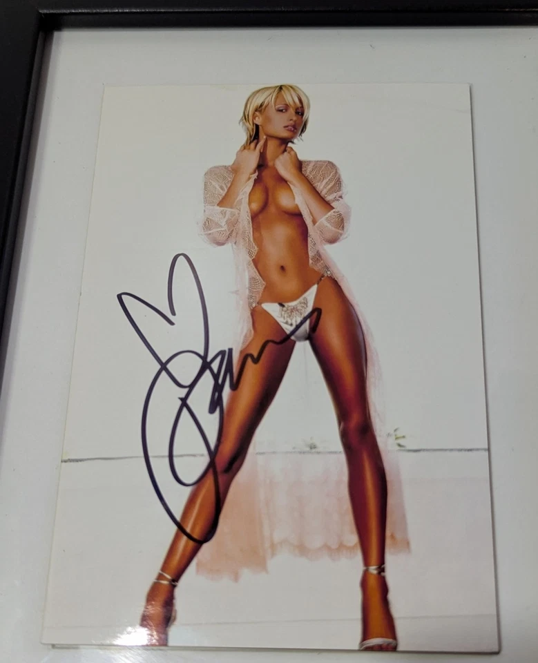 PARIS HILTON Hand-Signed Autographed 4x6 Photo W/COA - image 2 of 4