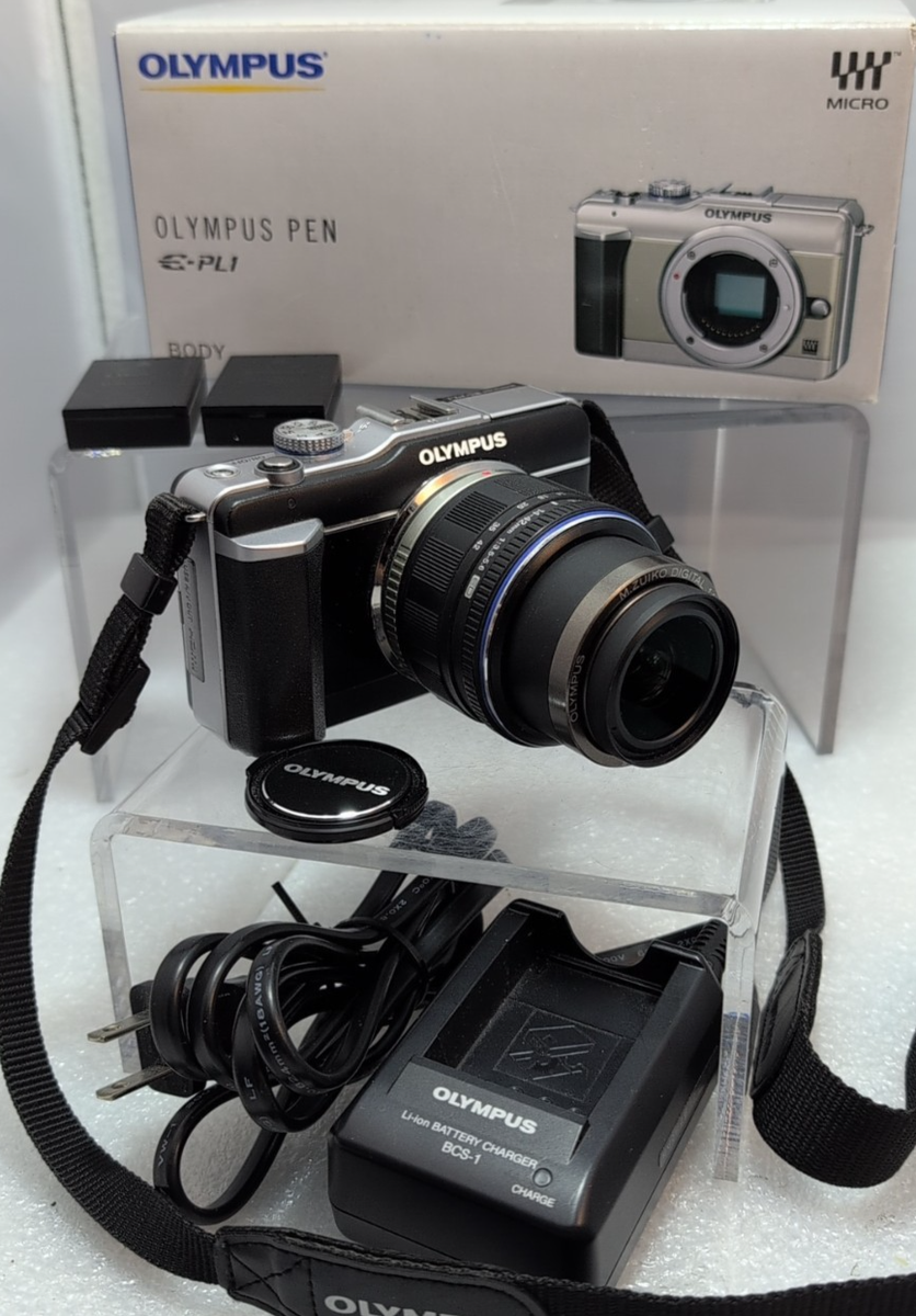 Olympus E-P1 Camera + M.Zuiko 14-42mm Lens Black , Charger, 2