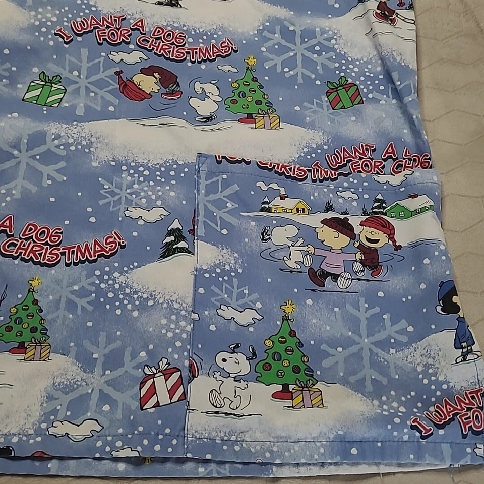 Camisa Médica Peanuts Snoopy I Want A Dog For Christmas Charlie Brown Foto 3 de 4