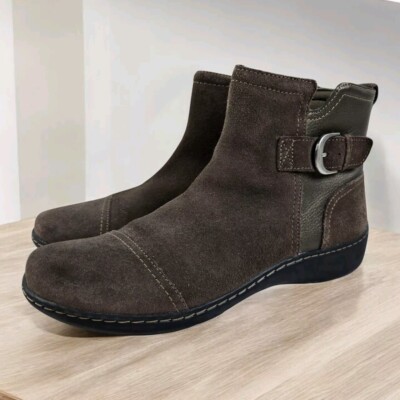 Clarks Collection Cora Suede Ankle Boots Buckle Side Zip Brown Women's 9 Worn 1X