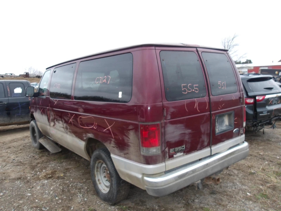 Used Front Right Fender fits: 2004 Ford E350 VAN Front Right Grade A — 第 3/4 张图片