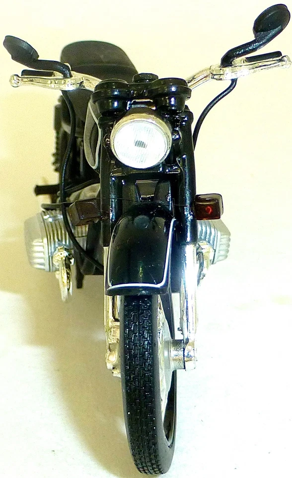 KMZ Dnepr MT10 Motorrad schwarz DDR 1:24 ATLAS 7168118 NEU OVP LA3 µ * - Bild 3 von 4