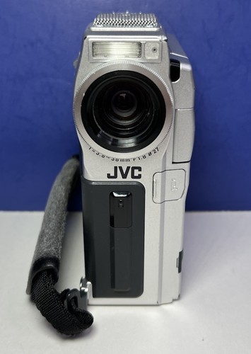 JVC GR-DVM90 Digital Video Camera / Digital Still Bundle Fully Tested & Working - Picture 4 of 16