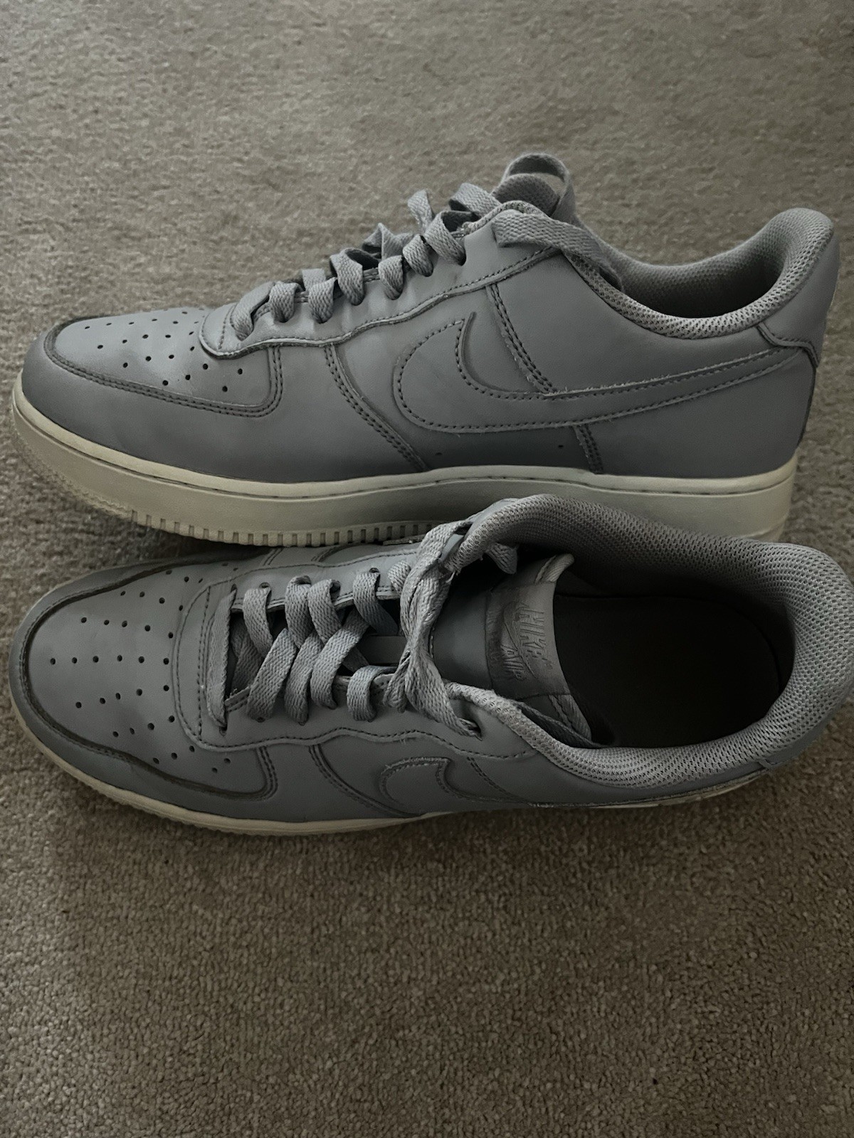 SAOLA Nike Air Force One Scarpe da Ginnastica Grigio con Suola Bianca Uomo UK Taglia 9