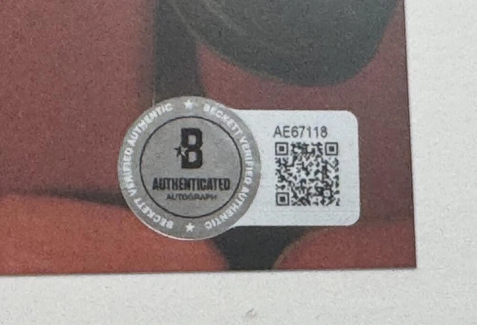 TAYLOR SWIFT SIGNED THE LIFE OF A SHOWGIRL FRAMED CD DISPLAY BECKETT HOLO K18 - Image 3 of 3