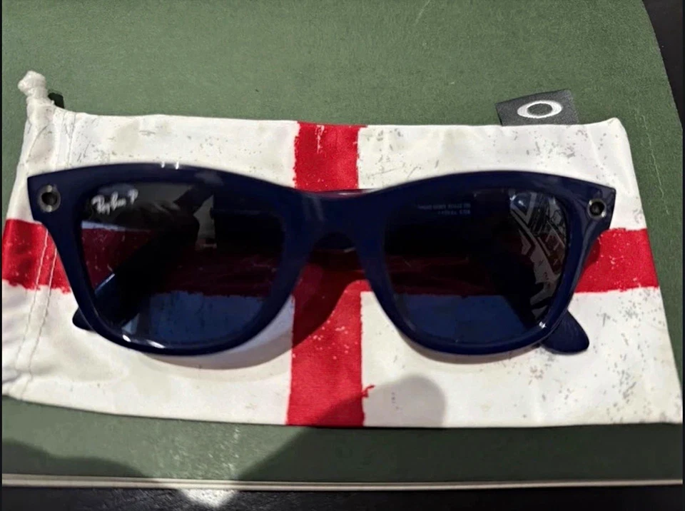 Ray-Ban Meta Wayfarer (Gen 2) Matt Black Polar Gradient Graphite Lenses, photo 1 of 5