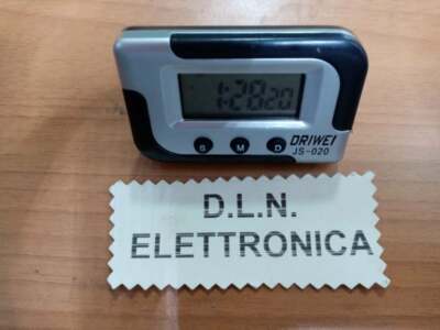 Orologio digitale LCD quarzo a batteria auto e ufficio sveglia allarme e  staffa | eBay