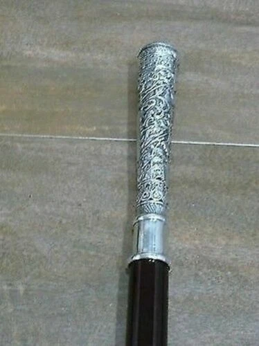 Cannes et bâtons de marche vintage en bois