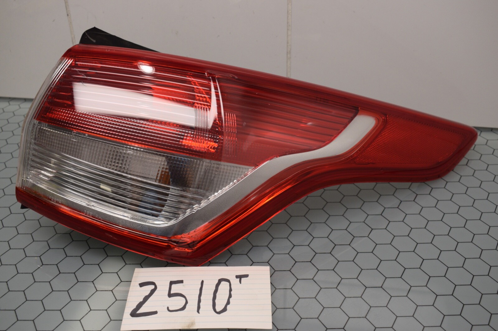 13 14 15 16 Ford Escape PASSENGER Side Tail Light Used Rear Lamp #2510-T