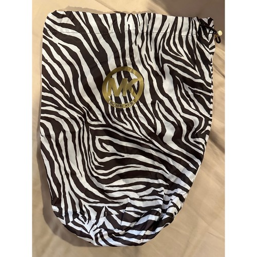 Michael Kors Kendall Chocolate Zebra Print packable vest - Picture 5 of 6