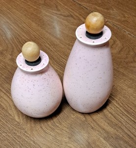 VTG Vernon Ware Tickled Pink Salt and Pepper Shakers Atomic Wooden Stoppers RTF