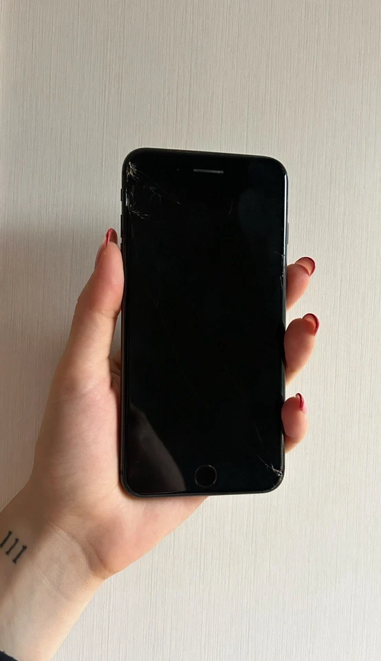 Apple iPhone 8 Plus - 64 GB - Grigio Siderale (Sbloccato) - Immagine 3 di 4