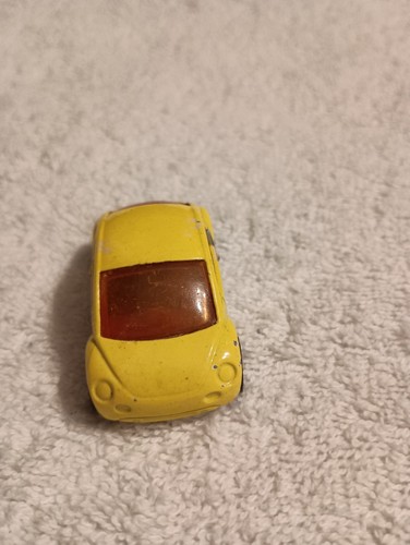 Matchbox Volkswagen SpongeBob Pearl Krabs Beetle Car 1996 Concept Yellow (ZL-C) - Picture 3 of 5