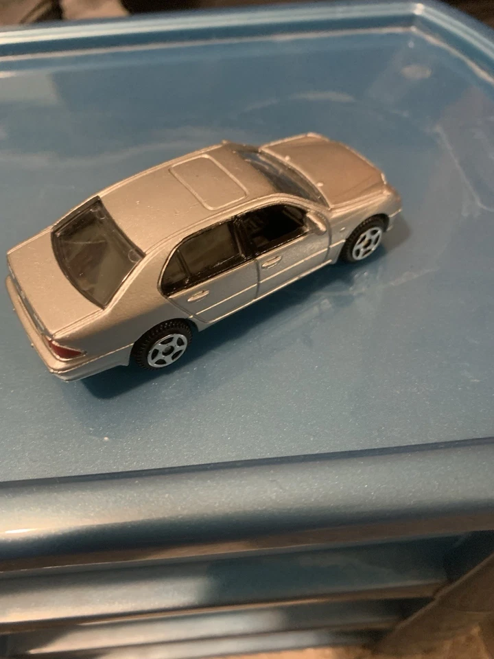 Motormax 6064 1:64 Lexus LS430 Silver Loose China - Image 3 of 4