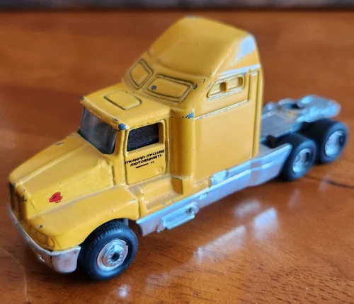 Vintage Diecast Hot Wheels Kenworth Semi Truck Big Rig Road Champs 1993