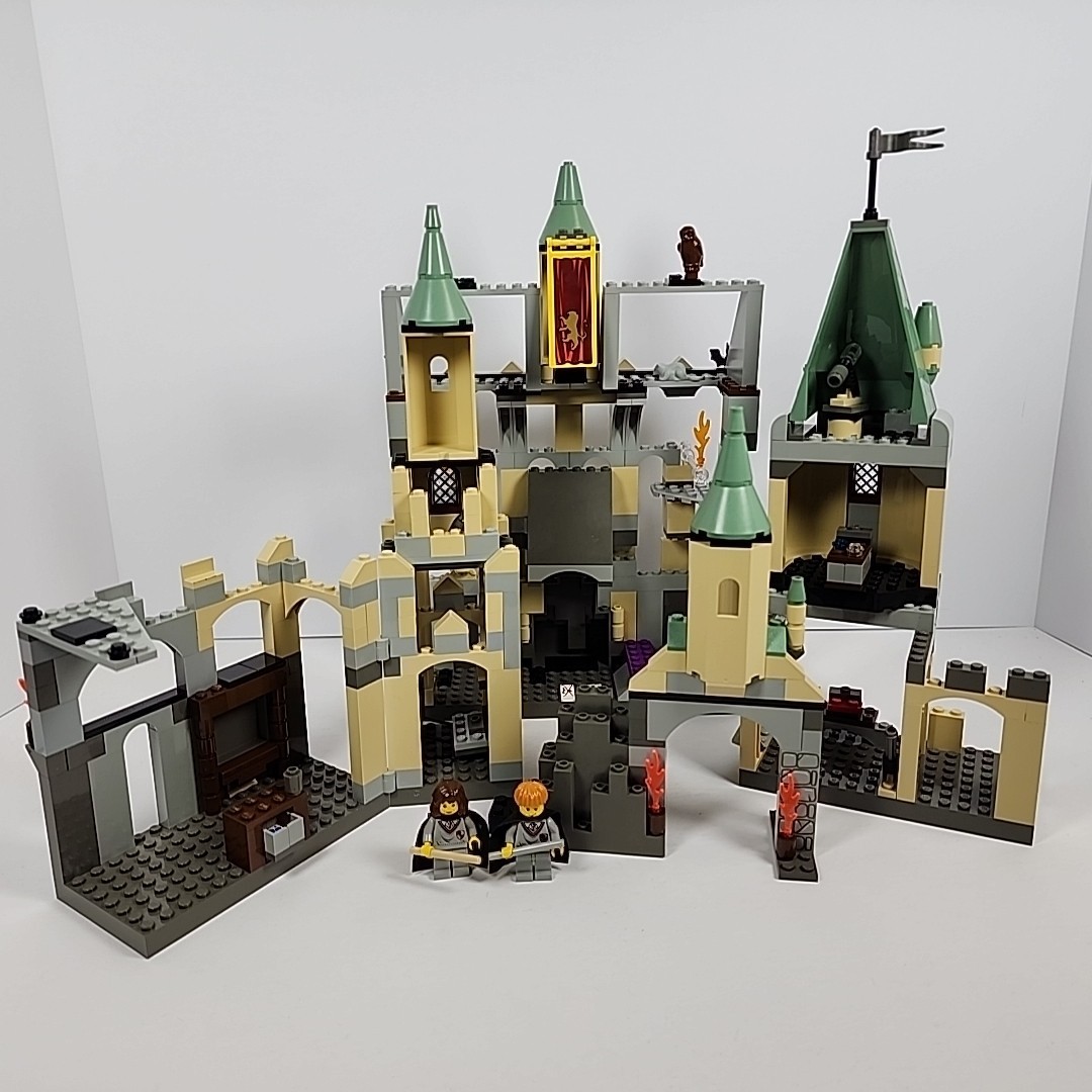 (Incomplete) LEGO 4709 Harry Potter: Hogwarts Castle Assembled Set