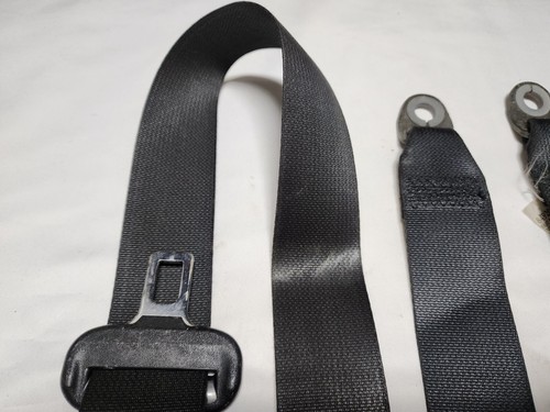 2007 - 2013 Suzuki Grand Vitara Drivers & Passengers Front Seat Belts (OEM) - Picture 4 of 9