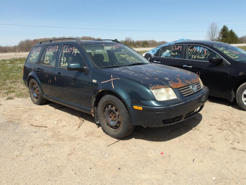 Used Power Steering Pump fits: 2003 Volkswagen Jetta SW Canada ZF manufactured G - Image 2 of 4
