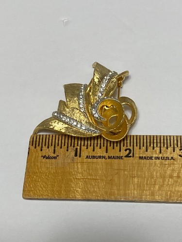 Vintage Brooch Gold Tone Metal Rhinestones Unsigned 50s-60s - Picture 4 of 13