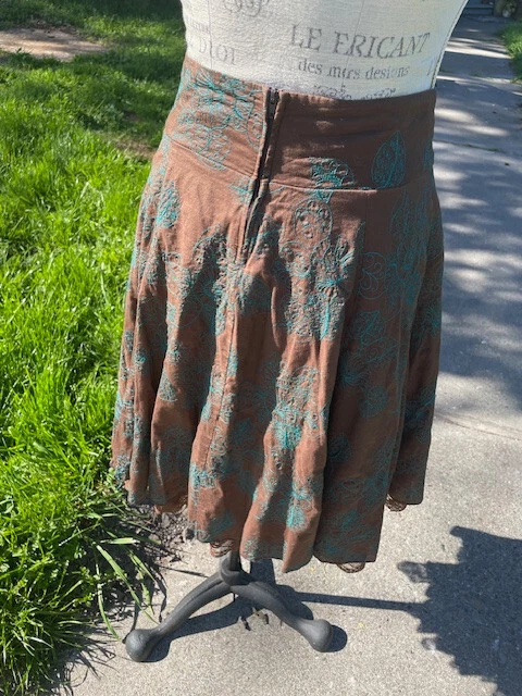 Falda forrada de encaje estilo vintage Twenty One para mujer línea A marrón verde floral S Foto 4 de 4