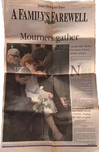 Extremely Rare Selena Corpus Christi Caller Times "A Families Farewell" 4 Pg - 第 1/5 張圖片