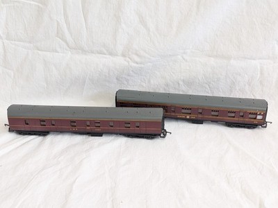 Lima LMS BR Maroon Dining Car 270 & Guard Coach 30964 OO Gauge