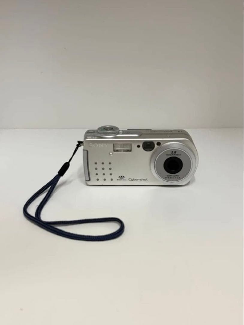 SONY サイバーショット Cyber-shot DSC-P3 デジタルカメラ SONY Cyber-shot DSC-P3 Compact Camera Silver 2.8MP Tested Working
