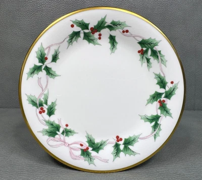 Mikasa Bone China Ribbon Holly Set of 4 Salad Plates 8 1/4"