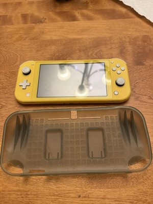 Nintendo Switch Lite - Yellow HDH-001 w/ 128 gb as card, ergo grip