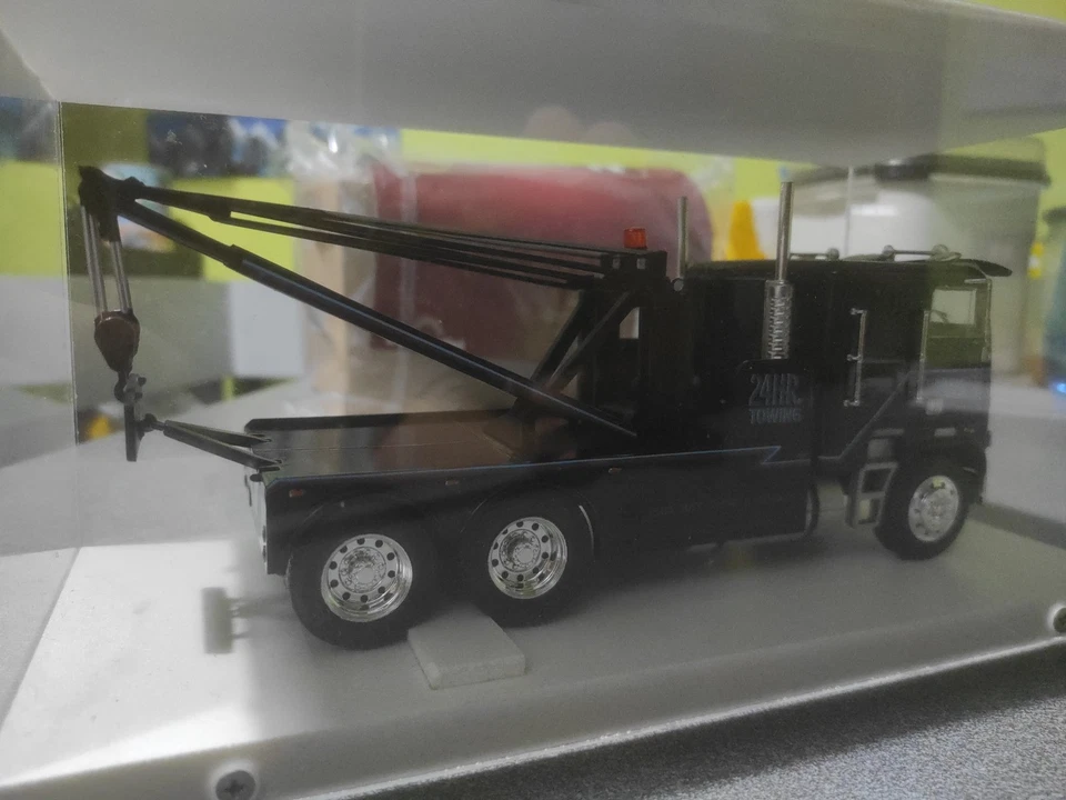 camion americani 1/43 con Vetrinetta in plexiglass e targhetta incisa - Immagine 4 di 4