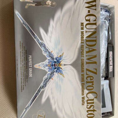 PG 1/60 Wing Gundam Zero Custom Plastic Model Gundam W